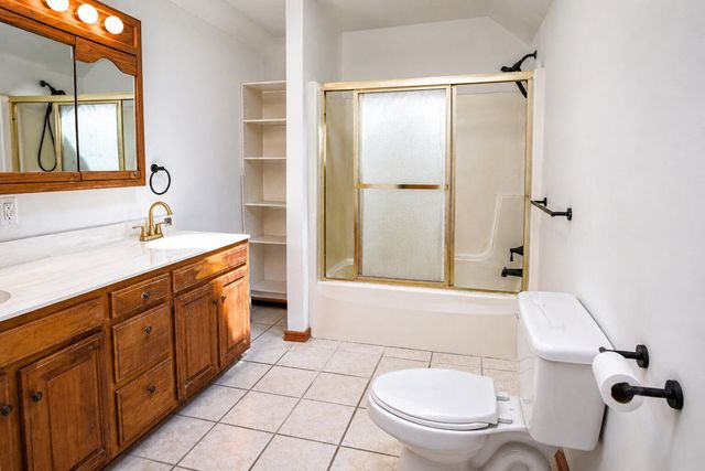 643 N 50 W, Valparaiso, IN 46385