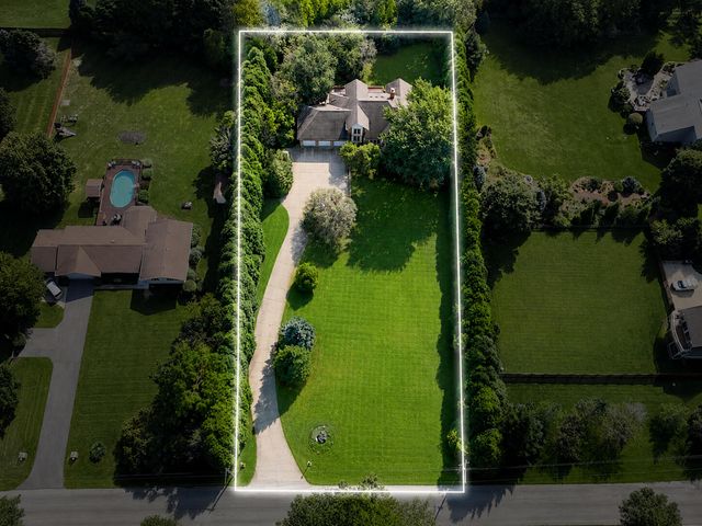 643 N 50 W, Valparaiso, IN 46385