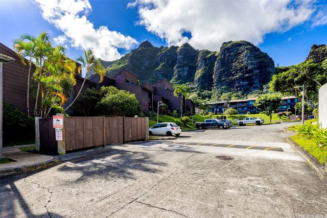 51-636 Kamehameha Highway 115, Kaaawa, HI 96730