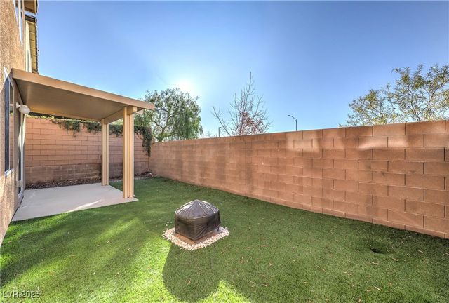 933 Wagner Valley Street, Henderson, NV 89052