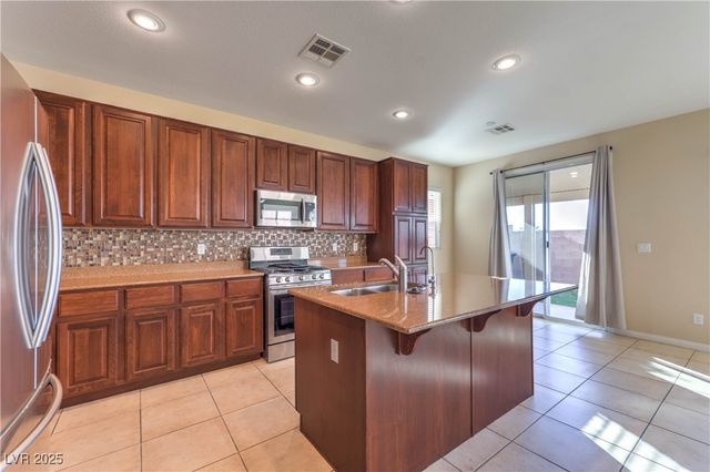 933 Wagner Valley Street, Henderson, NV 89052