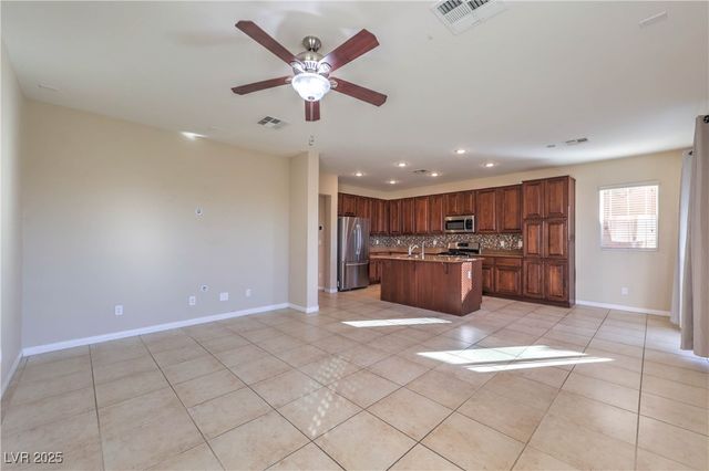 933 Wagner Valley Street, Henderson, NV 89052