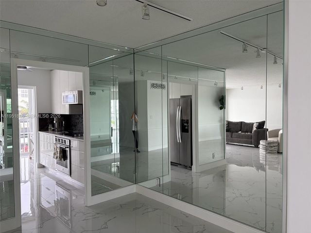 3101 NE 47th Ct 303, Fort Lauderdale, FL 33308