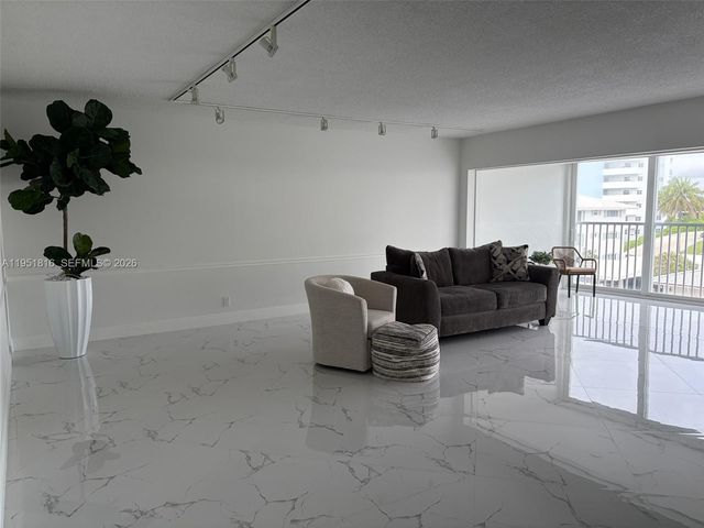 3101 NE 47th Ct 303, Fort Lauderdale, FL 33308