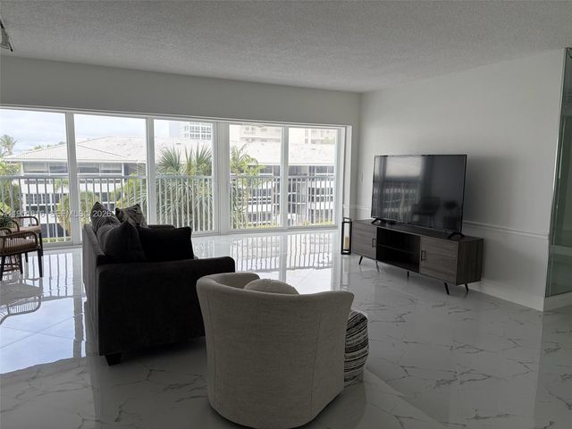 3101 NE 47th Ct 303, Fort Lauderdale, FL 33308