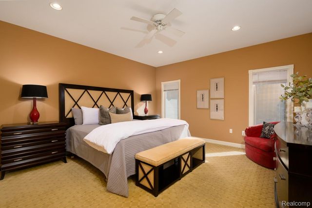 5565 Ford Road, Commerce Charter Township, MI 48382