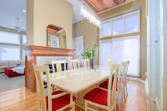 5565 Ford Road, Commerce Charter Township, MI 48382