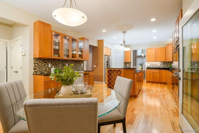 5565 Ford Road, Commerce Charter Township, MI 48382