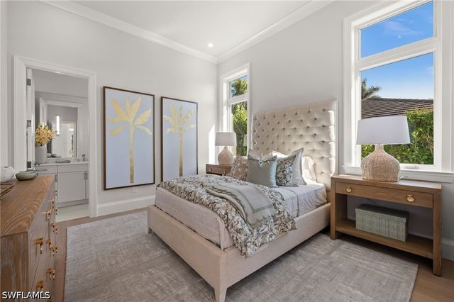 809 Wedge DR, Naples, FL 34103