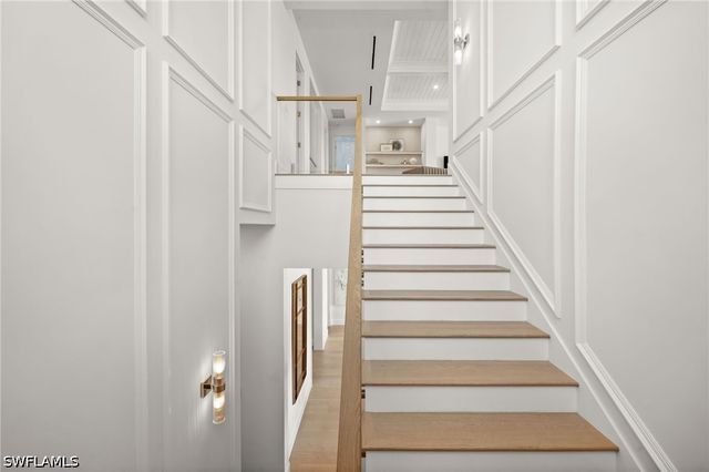 809 Wedge DR, Naples, FL 34103