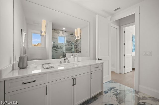 809 Wedge DR, Naples, FL 34103