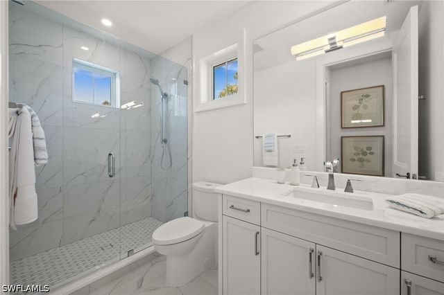 809 Wedge DR, Naples, FL 34103