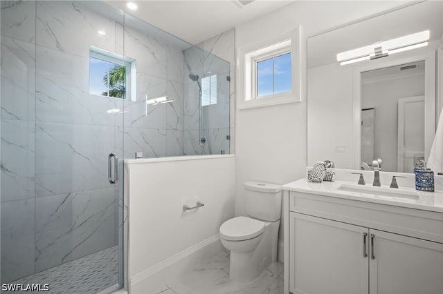 809 Wedge DR, Naples, FL 34103