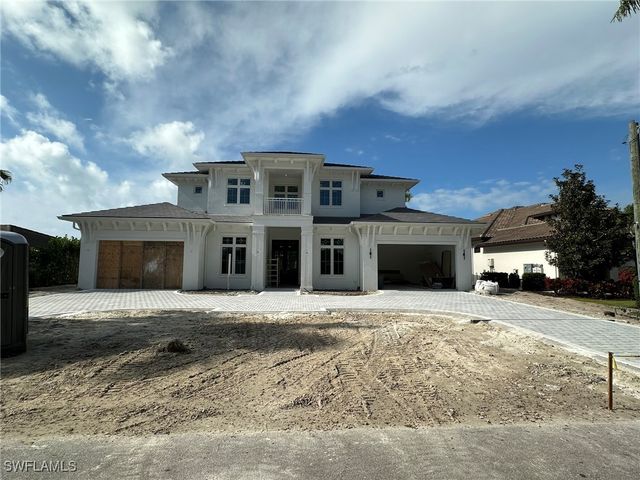 809 Wedge DR, Naples, FL 34103