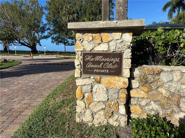 809 Wedge DR, Naples, FL 34103