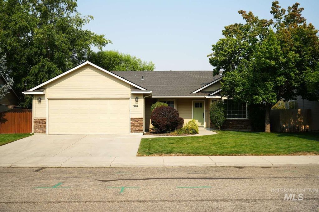 907 S Sockeye Way, Meridian, ID 83642 photo 1