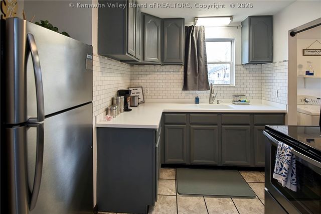 206 Henson Avenue, South Charleston, WV 25303