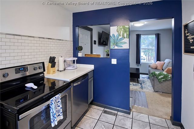 206 Henson Avenue, South Charleston, WV 25303