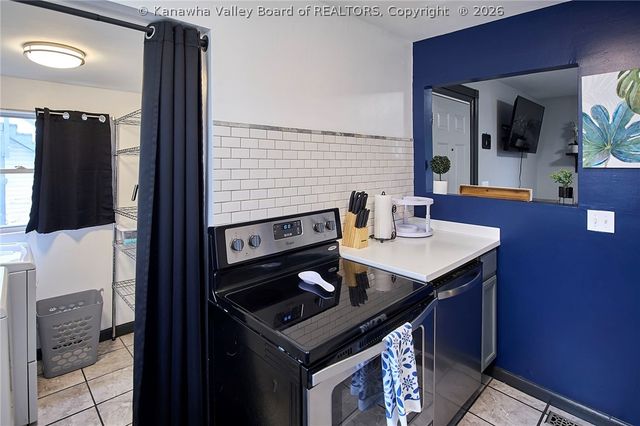 206 Henson Avenue, South Charleston, WV 25303