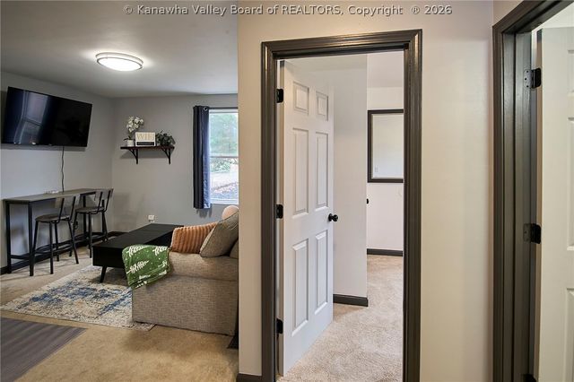 206 Henson Avenue, South Charleston, WV 25303