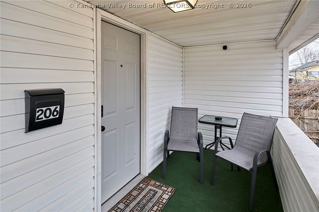 206 Henson Avenue, South Charleston, WV 25303