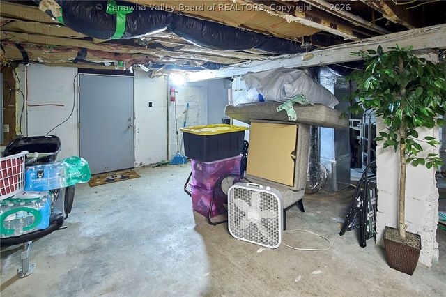 206 Henson Avenue, South Charleston, WV 25303