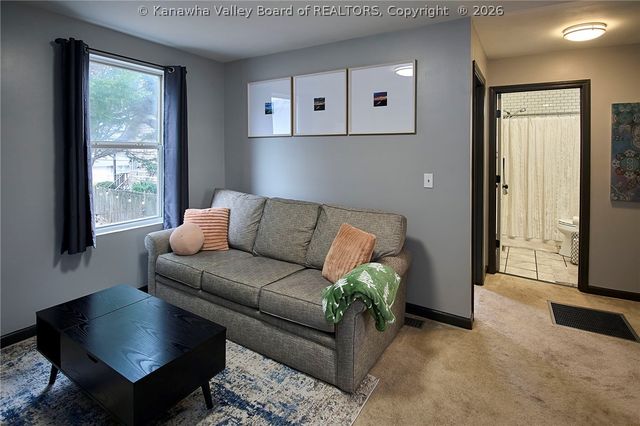 206 Henson Avenue, South Charleston, WV 25303