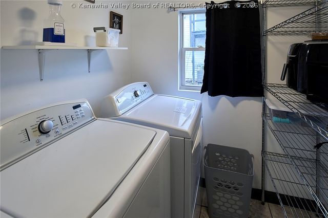 206 Henson Avenue, South Charleston, WV 25303