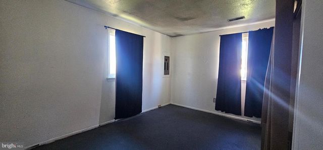 39 GIRARD AVE, Sicklerville, NJ 08081