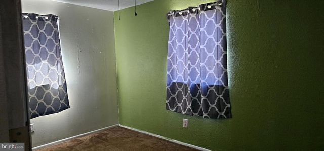 39 GIRARD AVE, Sicklerville, NJ 08081