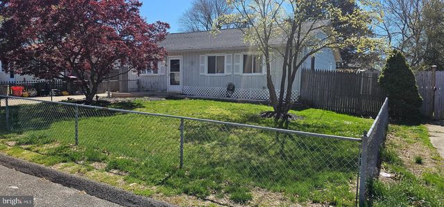 39 GIRARD AVE, Sicklerville, NJ 08081