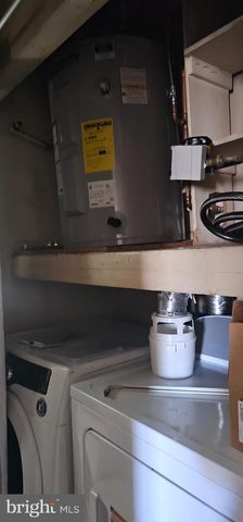 39 GIRARD AVE, Sicklerville, NJ 08081