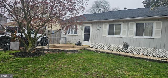 39 GIRARD AVE, Sicklerville, NJ 08081