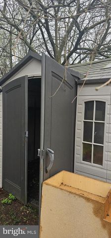 39 GIRARD AVE, Sicklerville, NJ 08081