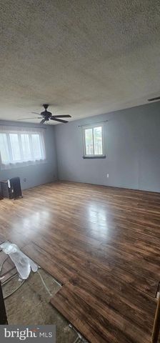 39 GIRARD AVE, Sicklerville, NJ 08081