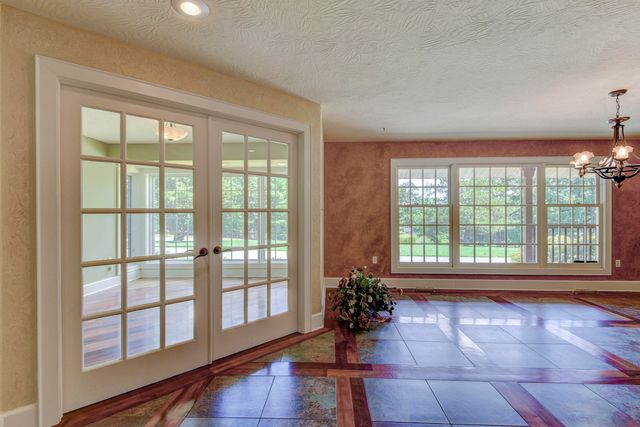 2006 W Broadway Street, West Plains, MO 65775