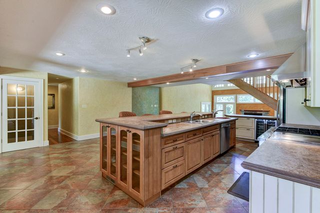 2006 W Broadway Street, West Plains, MO 65775