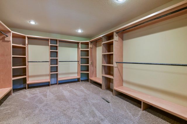 2006 W Broadway Street, West Plains, MO 65775