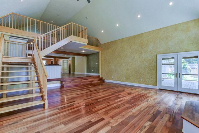 2006 W Broadway Street, West Plains, MO 65775