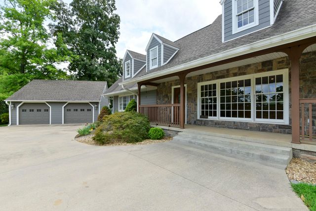 2006 W Broadway Street, West Plains, MO 65775