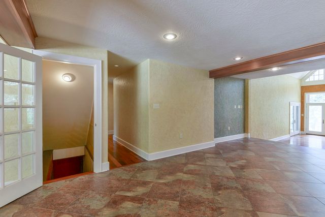 2006 W Broadway Street, West Plains, MO 65775