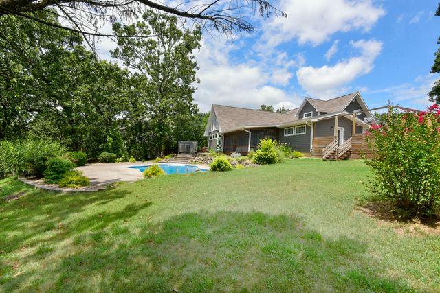 2006 W Broadway Street, West Plains, MO 65775