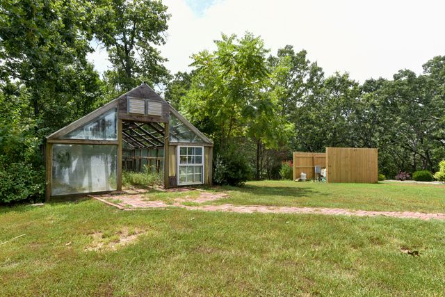 2006 W Broadway Street, West Plains, MO 65775