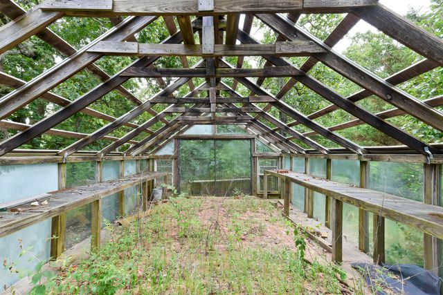 2006 W Broadway Street, West Plains, MO 65775