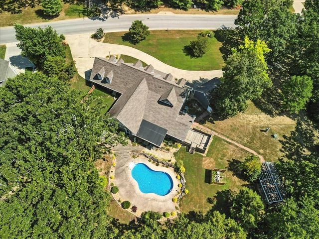 2006 W Broadway Street, West Plains, MO 65775