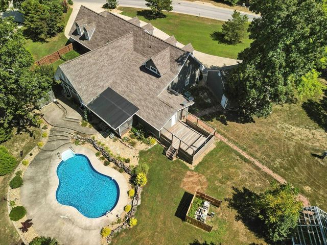 2006 W Broadway Street, West Plains, MO 65775