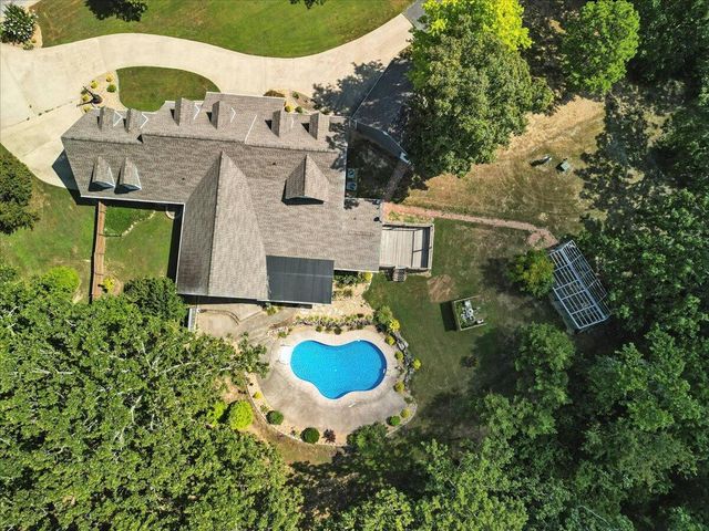 2006 W Broadway Street, West Plains, MO 65775