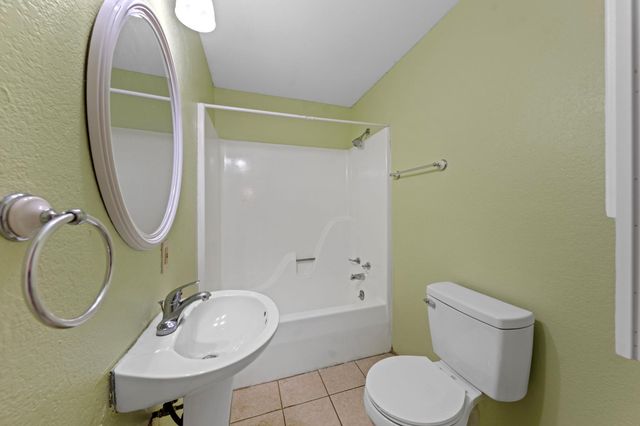 311 Leslie DR, Kerrville, TX 78028