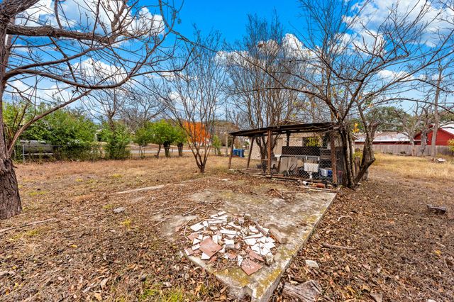 311 Leslie DR, Kerrville, TX 78028