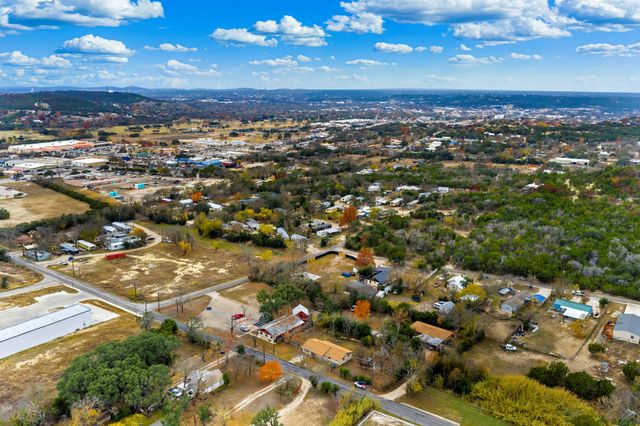 311 Leslie DR, Kerrville, TX 78028